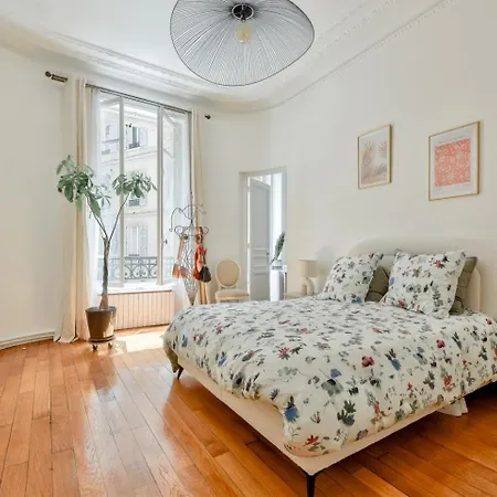 Luxueux Proche Des Champs-elysees Apartman Párizs